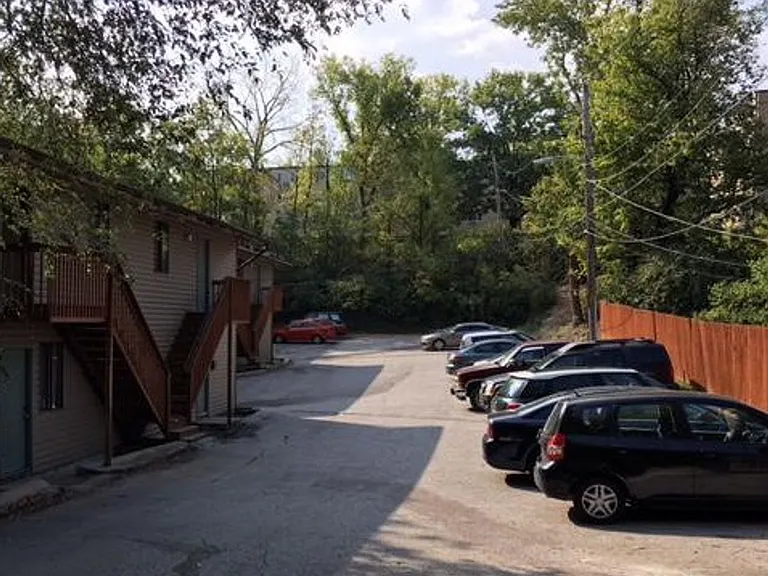 1626 University Ave — Photo 2