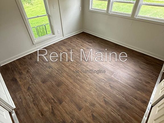 5th image of 7 Hall Dr