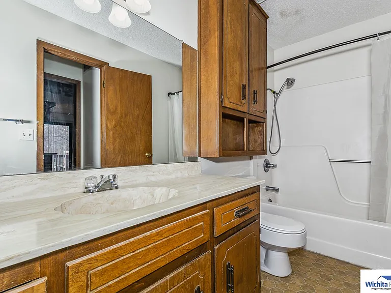 1732 S Beech Ct — Photo 6