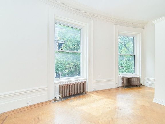 3rd image of 321 W 80th St APT 5
