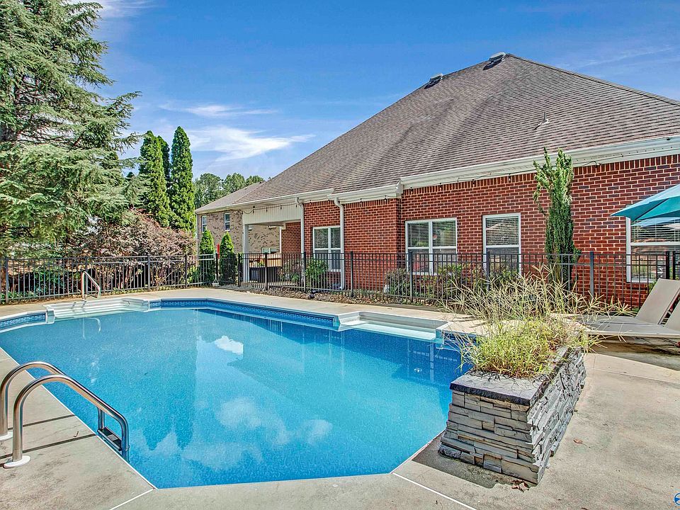 1st image of 119 Thornberry Ln