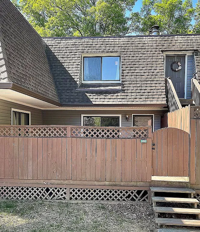 2 bed, 975 sqft, $1,450 — Photo 1