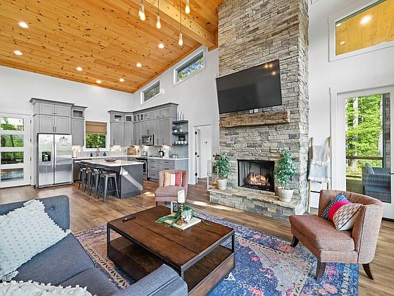 4th image of 71 Laurel Creek Way