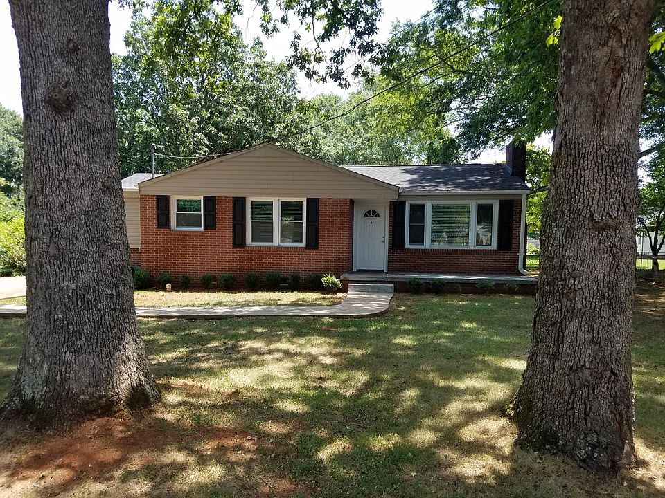 1st image of 6 Linda Ln