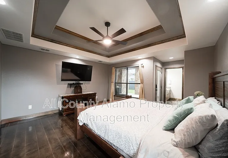 303 Schneider St — Photo 40