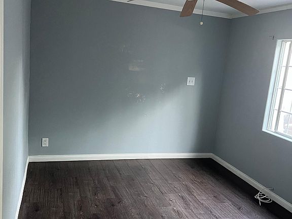 2nd image of 10846 Columbus Ave