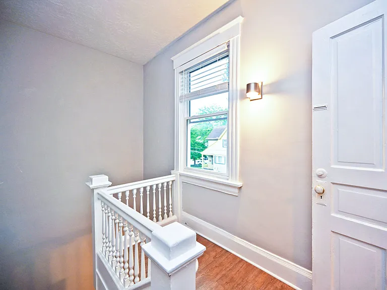 2709 Griffiths Ave — Photo 6