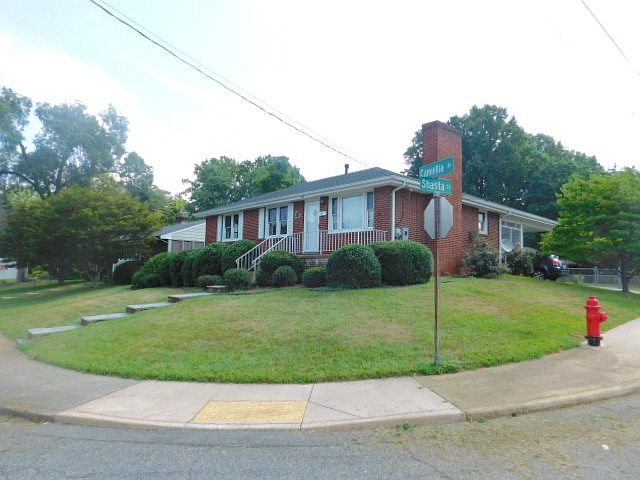 2nd image of 208 Camellia Dr