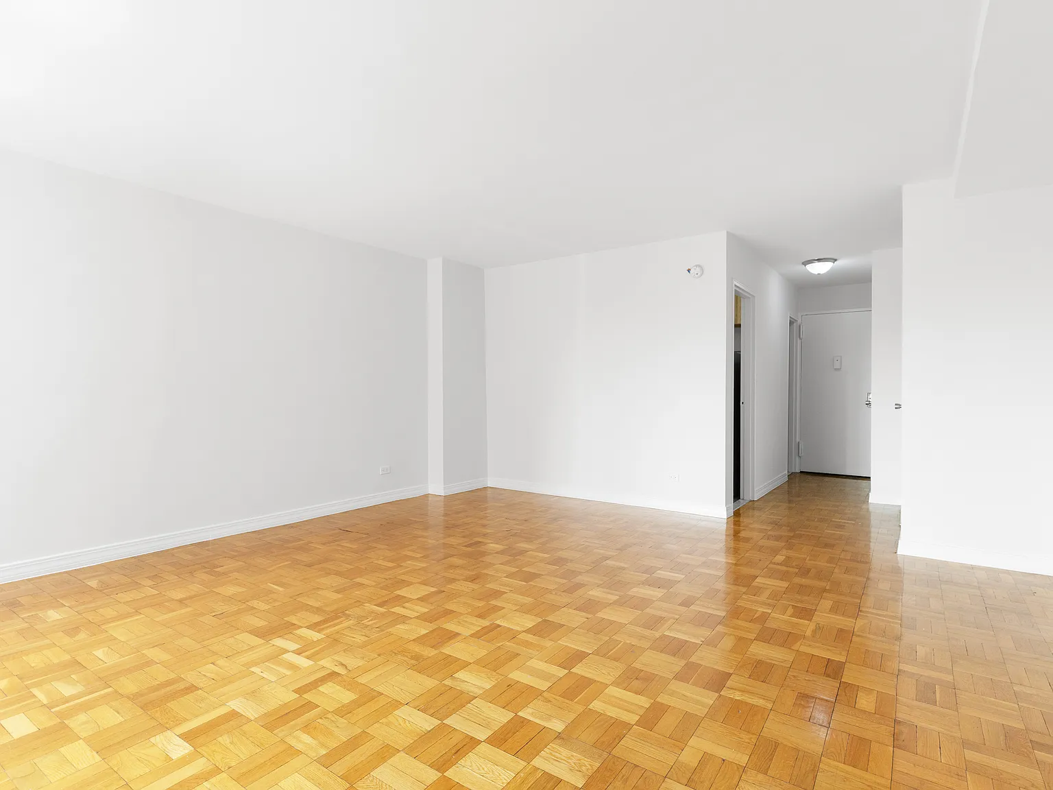 200 East 15th Street — Photo 3