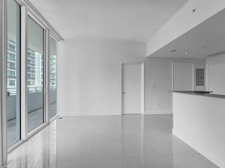 350 NE 24th St #509 — Photo 19