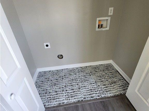 4th image of 5227 Woodpecker Dr