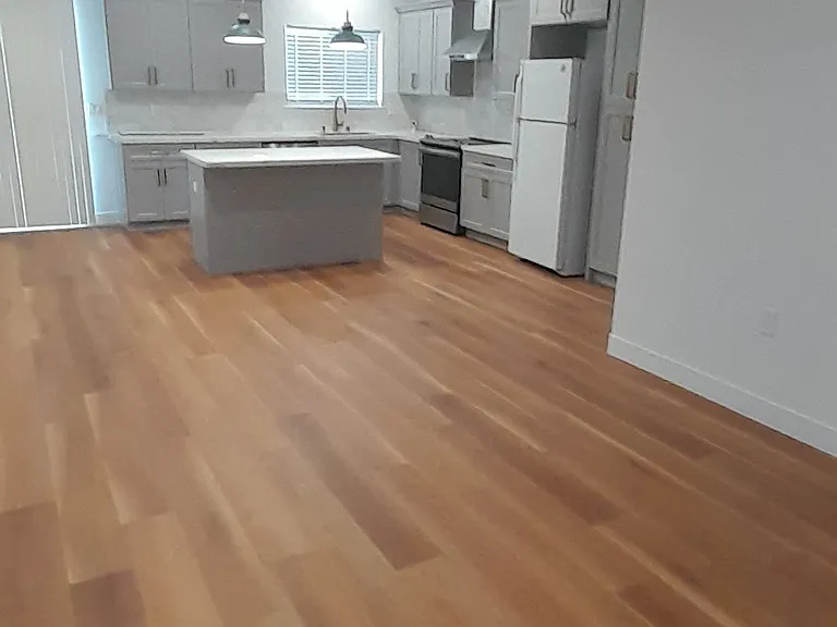 141 W 8th St — Photo 3
