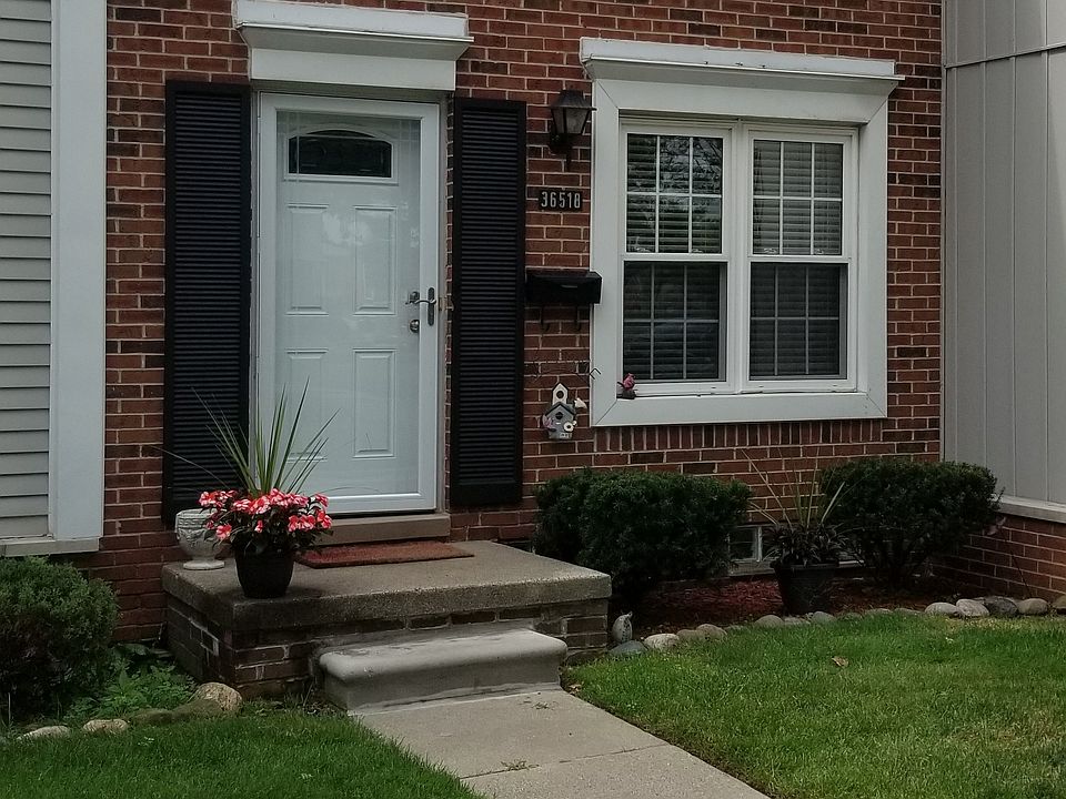 1st image of 36518 Park Place Dr