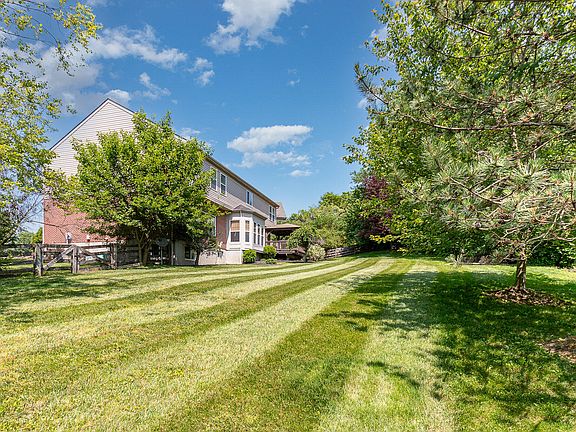 3rd image of 1413 Stoneyhollow Ct