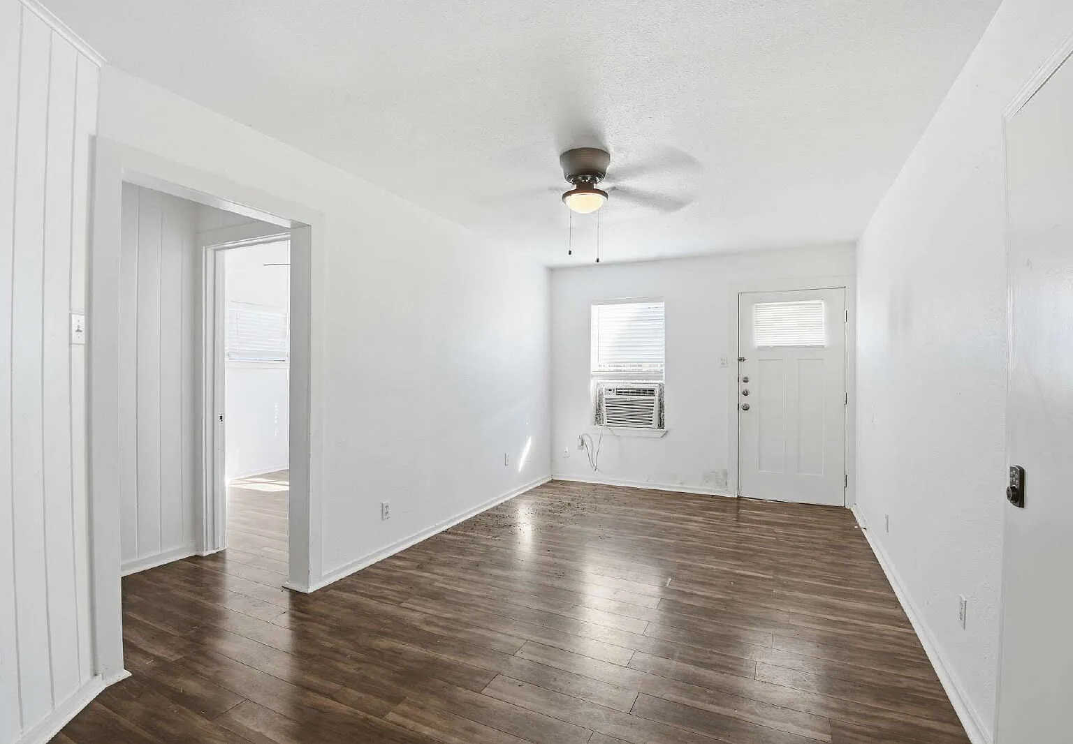 2 bed, 1.0 bath, 611 sqft, $850 — Photo 1