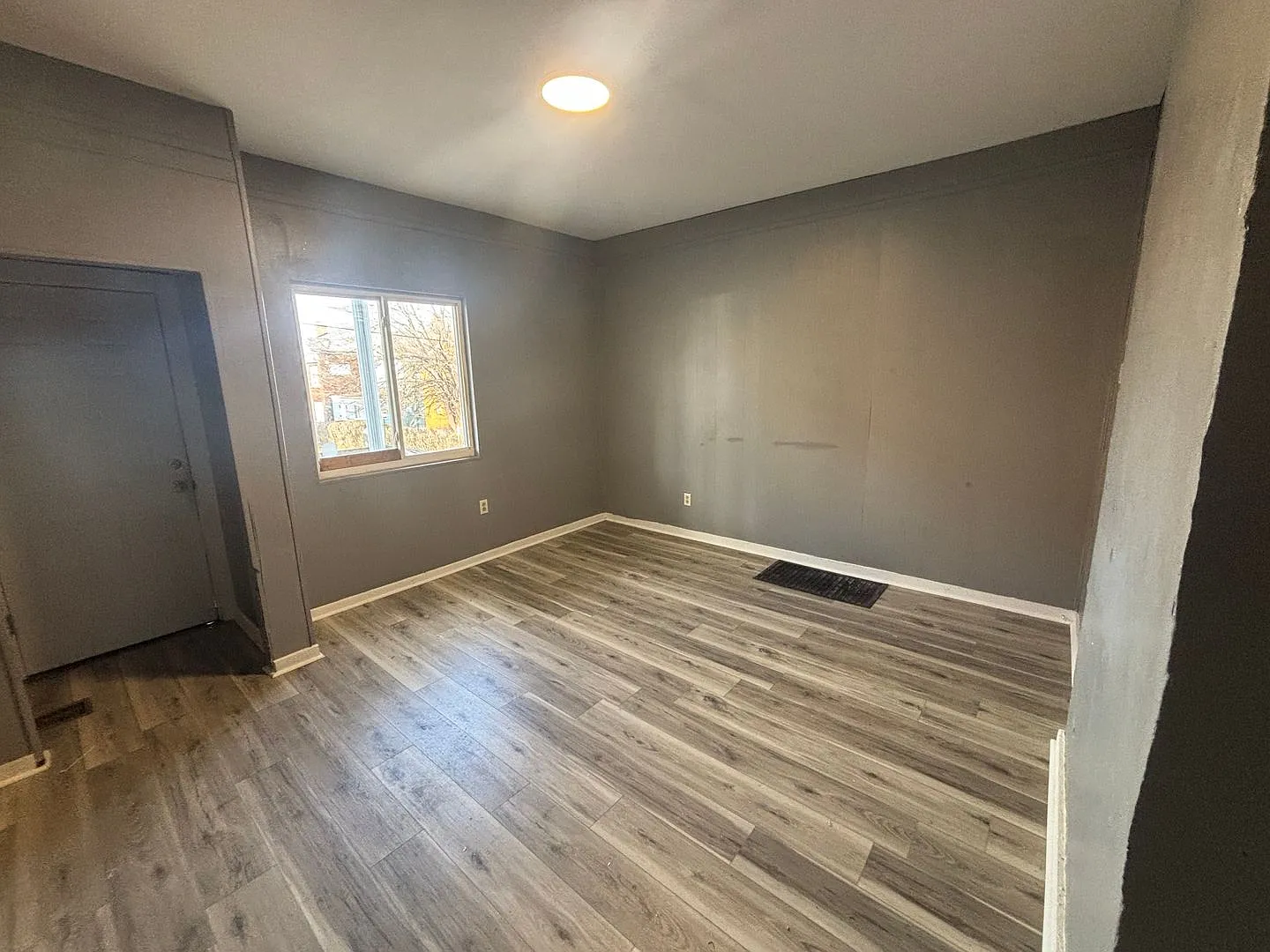 Updated 4 Bedroom Townhouse in Homestead!! — Photo 3