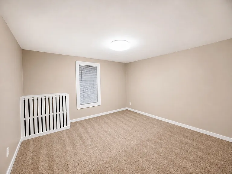 216 2nd Ave S #2 — Photo 6