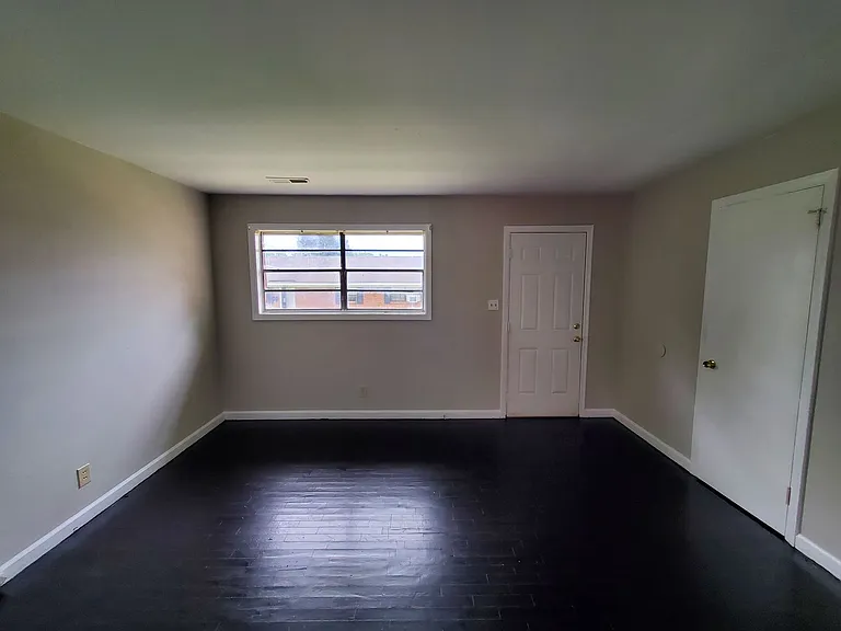 1004-1018 Fir Pl — Photo 2