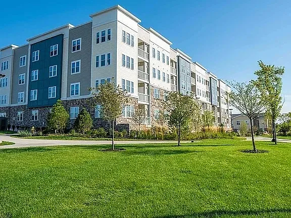 2 bed, 1582 sqft, $3,500 — Photo 3
