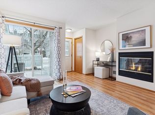 8404 Copperfield Way #101, Inver Grove Heights, MN 55076