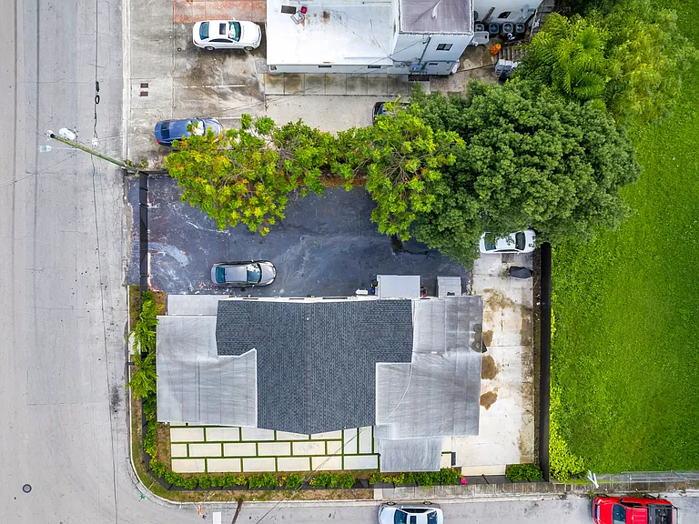 1772 NW 3rd St #D — Photo 3