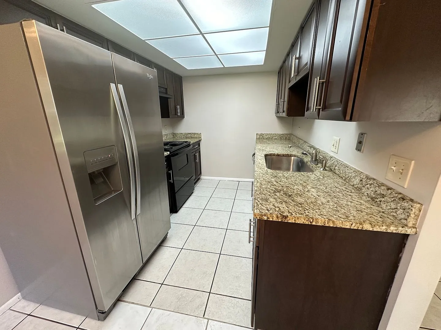Cozy 3 Bedroom/2 bathroom Townhouse — Photo 4