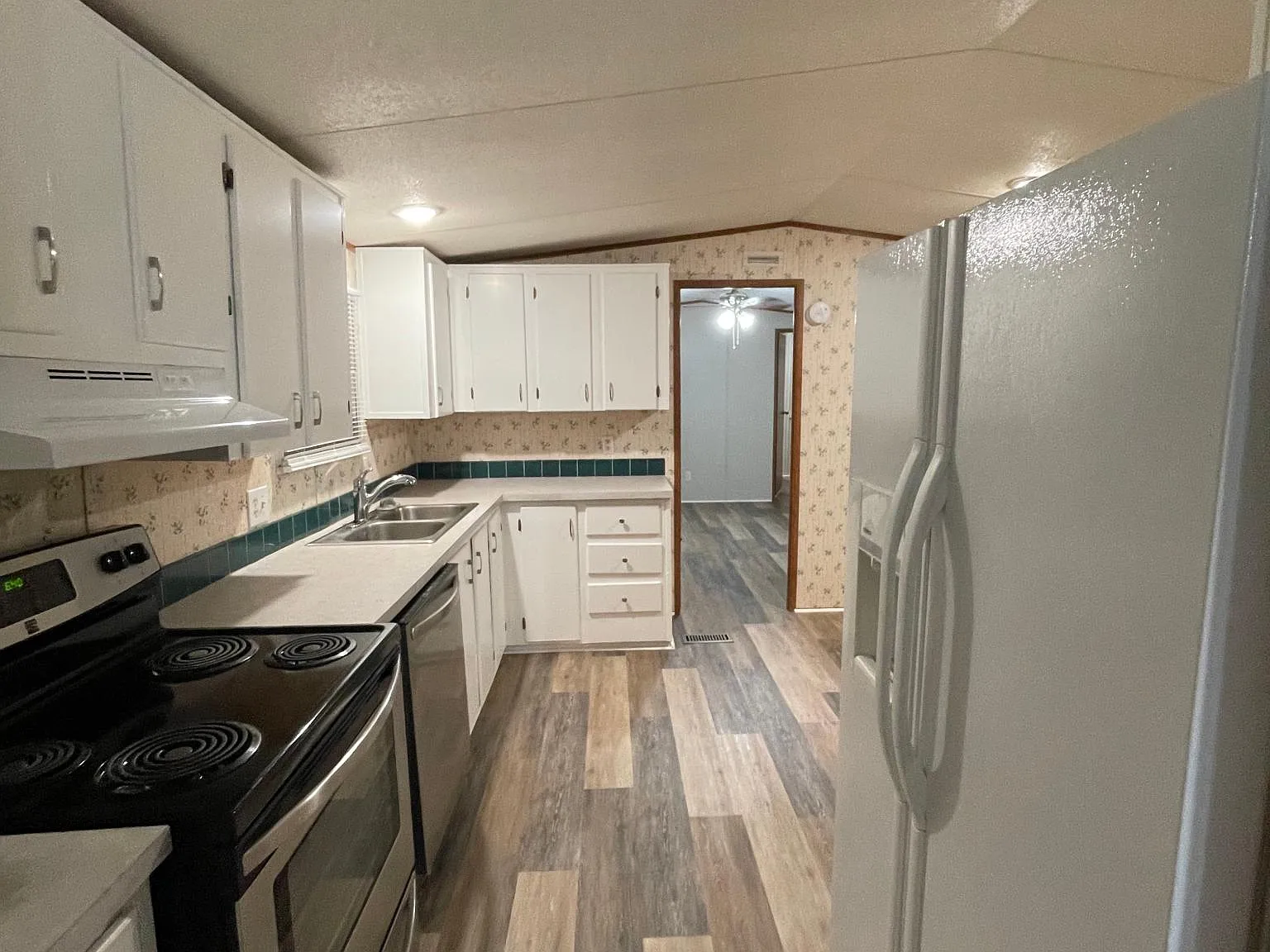 2 bed, 1056 sqft, $900 — Photo 4