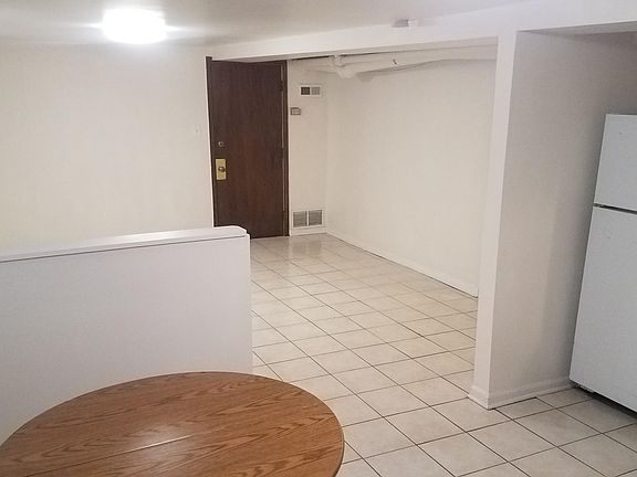 3rd image of 3943 W Cornelia Ave