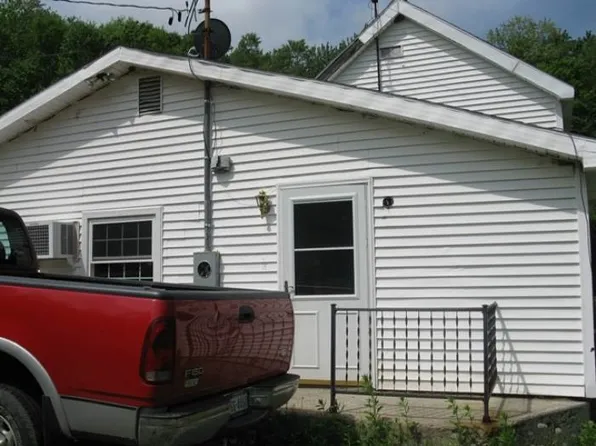 49 Mason Dixon Rd, Gibbon Glade, PA 15440