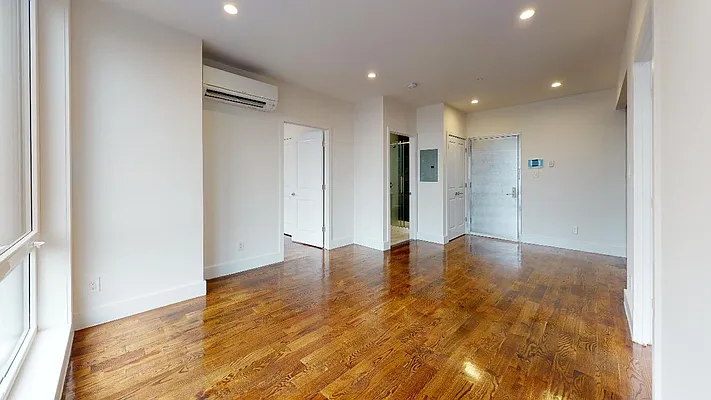 Rented by Metro Garden Realty NYC | media 32