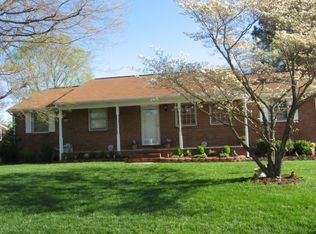 1210 Burlington Dr, Colonial Heights, VA 23834