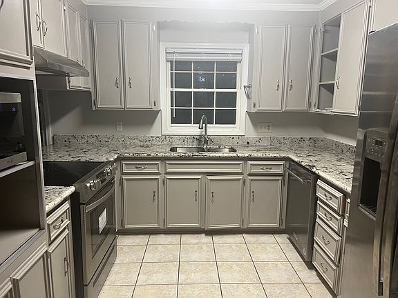 4th image of 4000 Bedevere Dr
