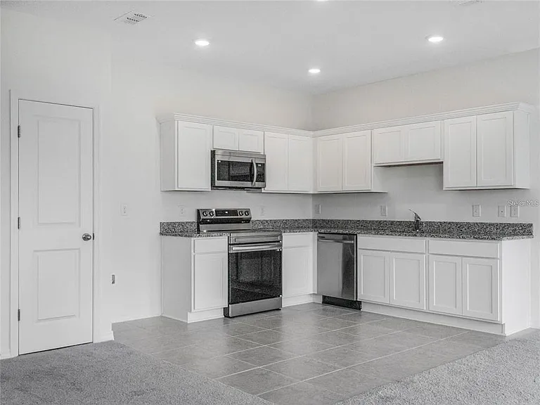 130 Mandovi St — Photo 10
