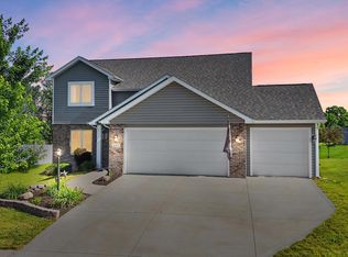 687 Sully Ct, Angola, IN