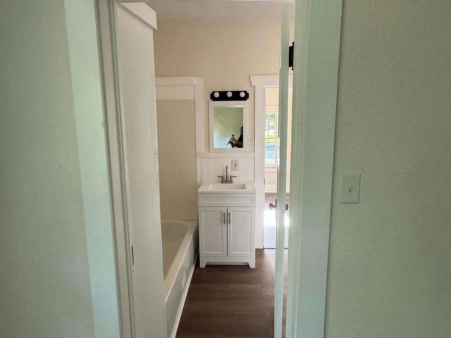 2 bed, 988 sqft, $1,000 — Photo 3