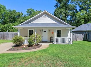 382 S Center St, Gladewater, TX 75647