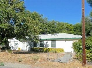 43708 Muir Dr, Lake Hughes, CA 93532