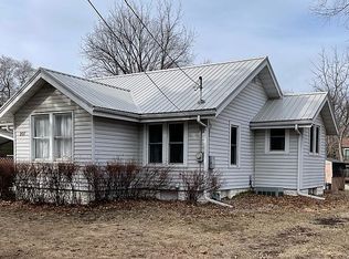 207 3rd St, Evansdale, IA 50707