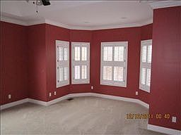 4th image of 1005 Meadowood Ln