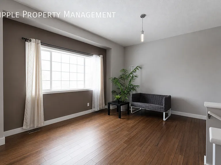 541 Citadel Meadow Bay NW #UPPER — Photo 10