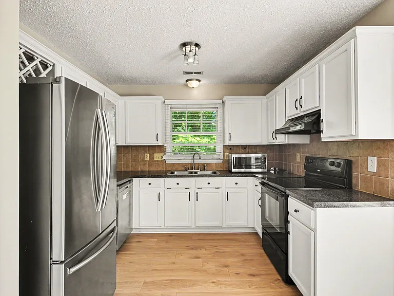 8630 Morgan Run Ct — Photo 10