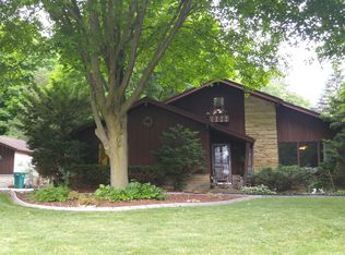 627 Highland Dr, Colgate, WI 53017