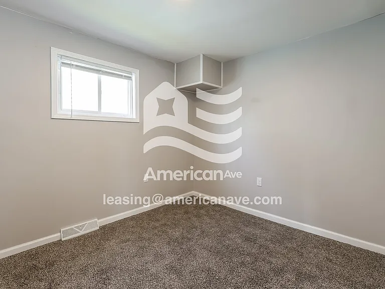898733_011_wm_-_bedroom_13556635.jpg