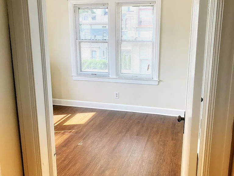 55 Lafayette Ave NE #5 — Photo 6