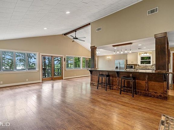 2nd image of 244 Darling Rd