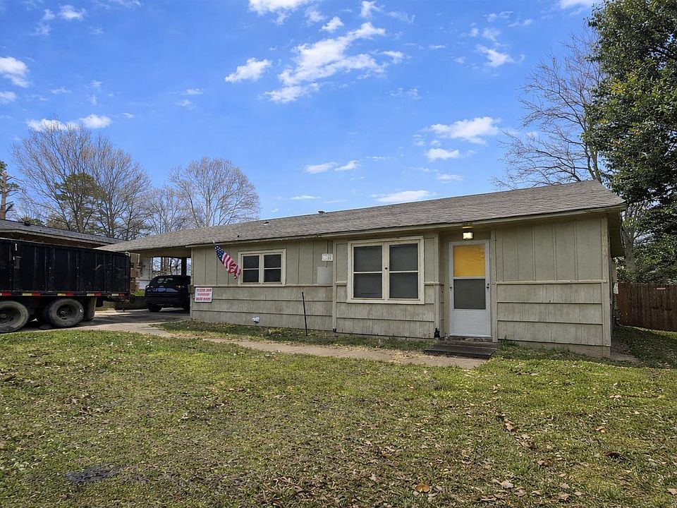 1st image of 707 Oakwood Dr