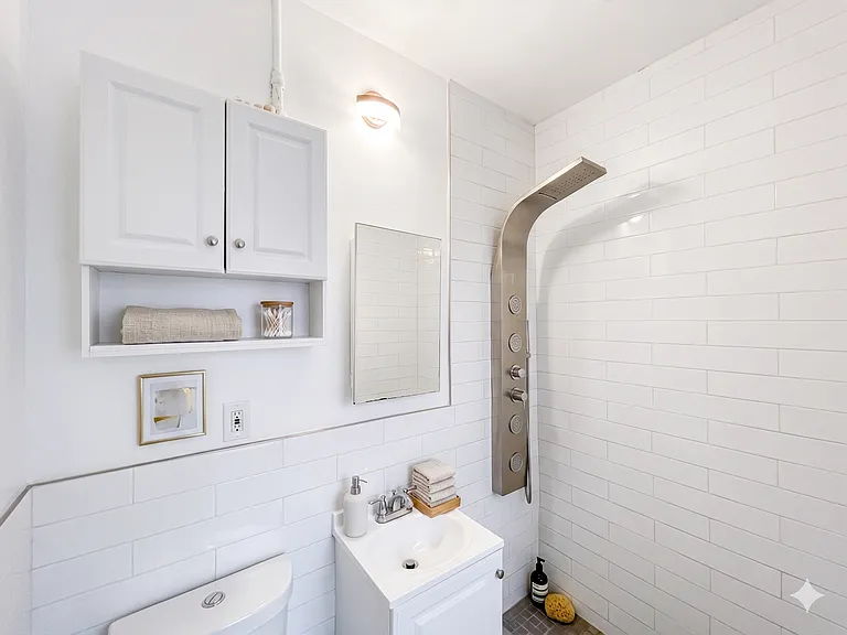 429 Lenox Ave #30 — Photo 5