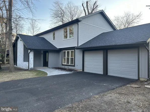 4 Coventry Cir E, Marlton, NJ 08053
