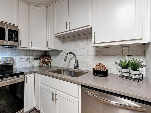 4th image of 3502 Indianbrook Dr