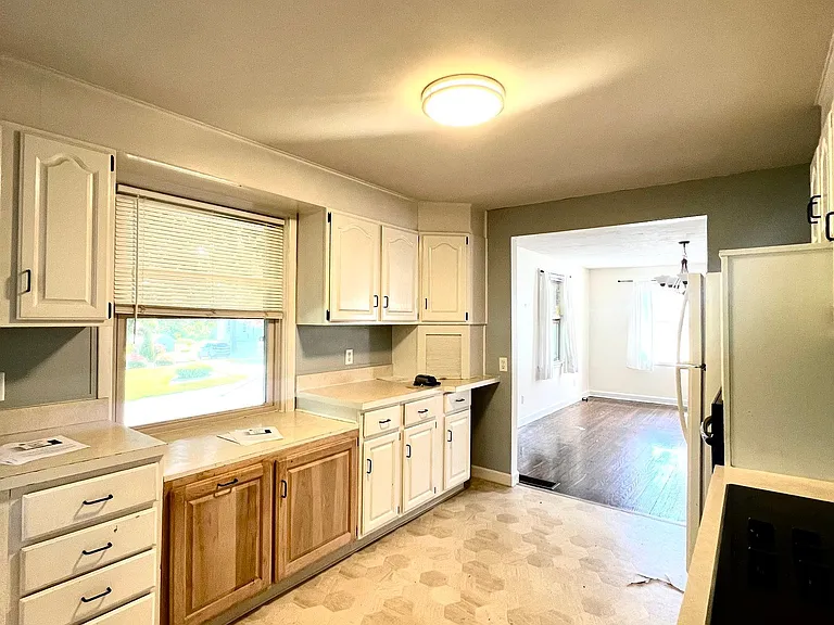 119 E Church St — Photo 12